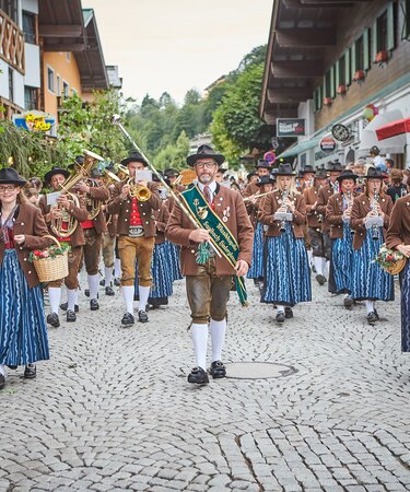 Musikkapelle Umzug am Bauernmarkt | © saalbach.com, Daniel Roos